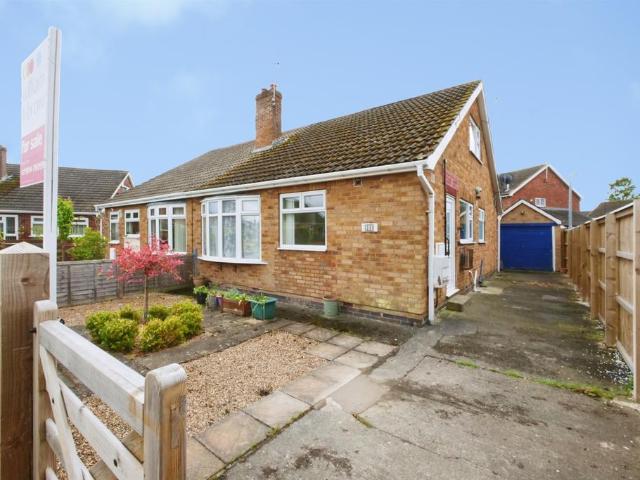 3 bedroom semi detached bungalow for sale