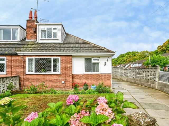 3 bedroom semi detached bungalow for sale