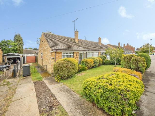 3 bedroom semi detached bungalow for sale