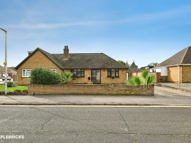 3 bedroom semi detached bungalow for sale