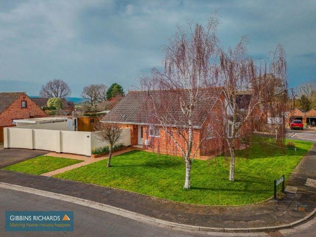 3 bedroom semi detached bungalow for sale