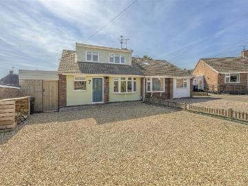 3 bedroom semi detached bungalow for sale