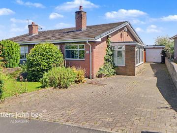 3 bedroom semi detached bungalow for sale