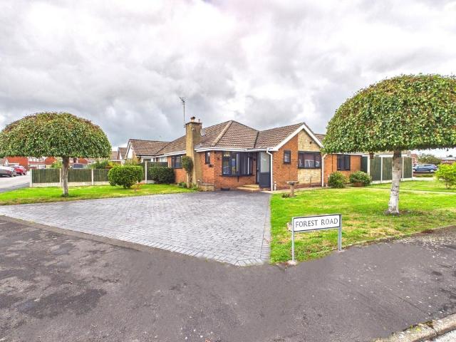 3 bedroom semi detached bungalow for sale