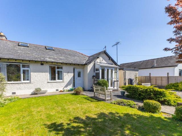 3 bedroom semi detached bungalow for sale
