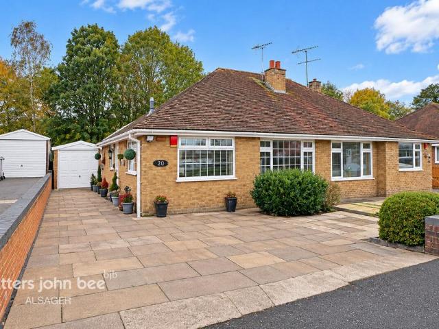 3 bedroom semi detached bungalow for sale