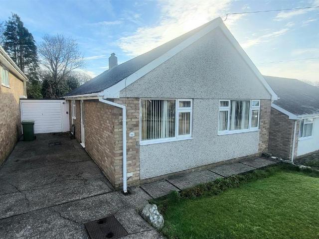 3 bedroom semi detached bungalow for sale