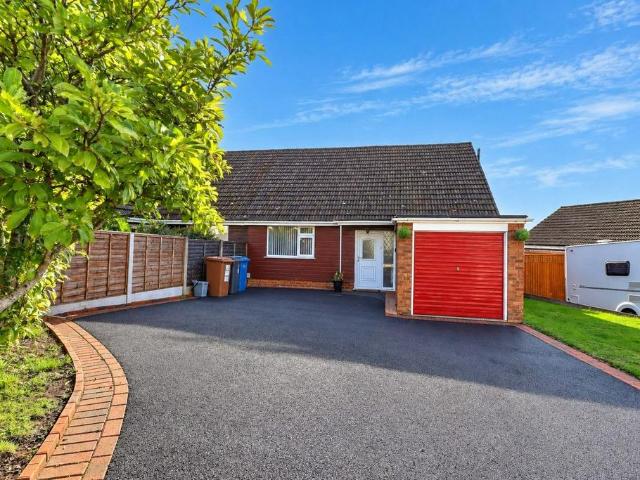 3 bedroom semi detached bungalow for sale