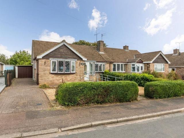 3 bedroom semi detached bungalow for sale