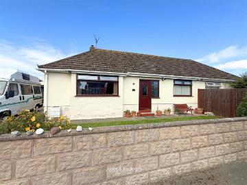 3 bedroom semi detached bungalow for sale