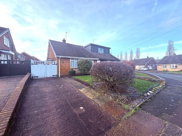 3 bedroom semi detached bungalow for sale