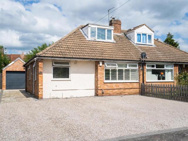 3 bedroom semi detached bungalow for sale