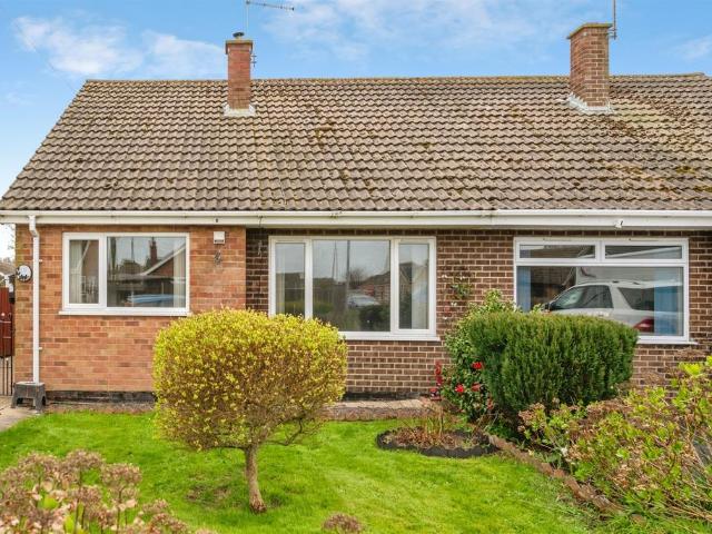 3 bedroom semi detached bungalow for sale