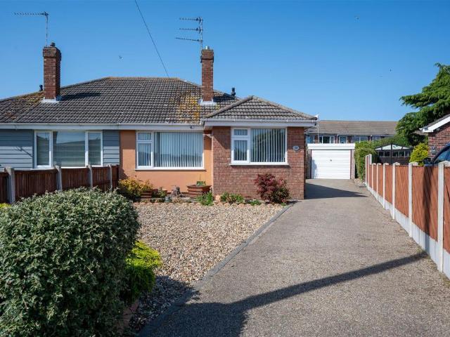 3 bedroom semi detached bungalow for sale