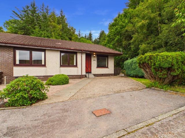 3 bedroom semi detached bungalow for sale