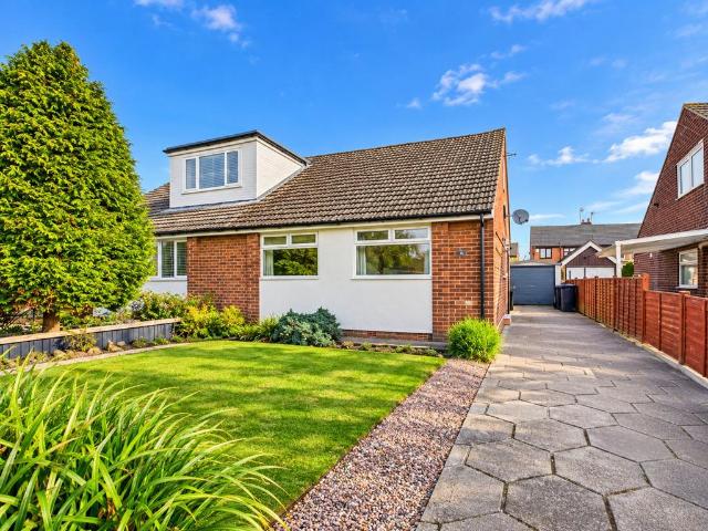 3 bedroom semi detached bungalow for sale