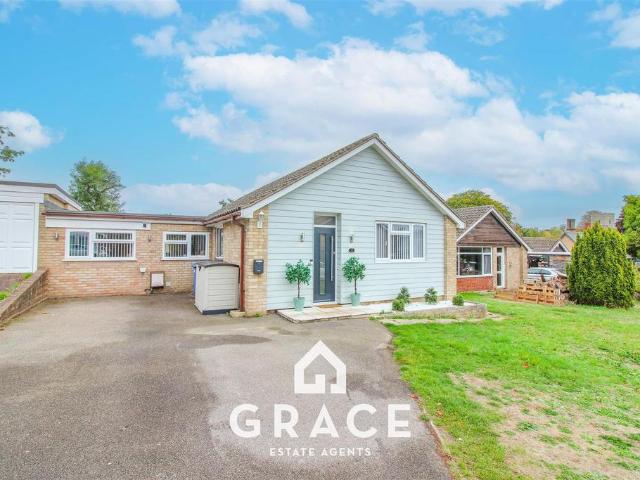 3 bedroom semi detached bungalow for sale