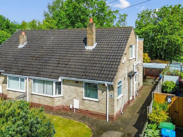3 bedroom semi detached bungalow for sale
