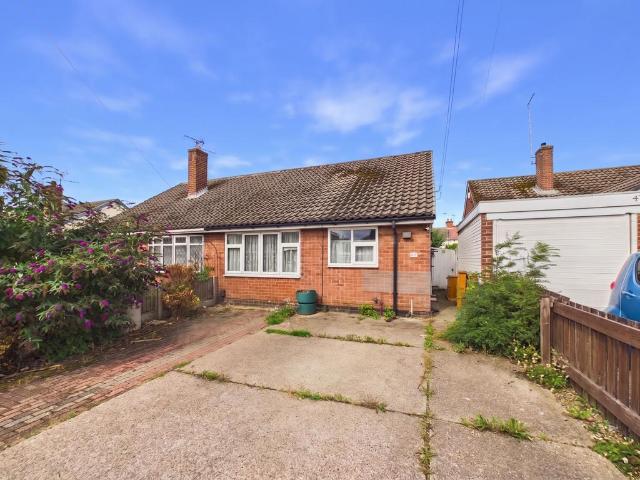 3 bedroom semi detached bungalow for sale
