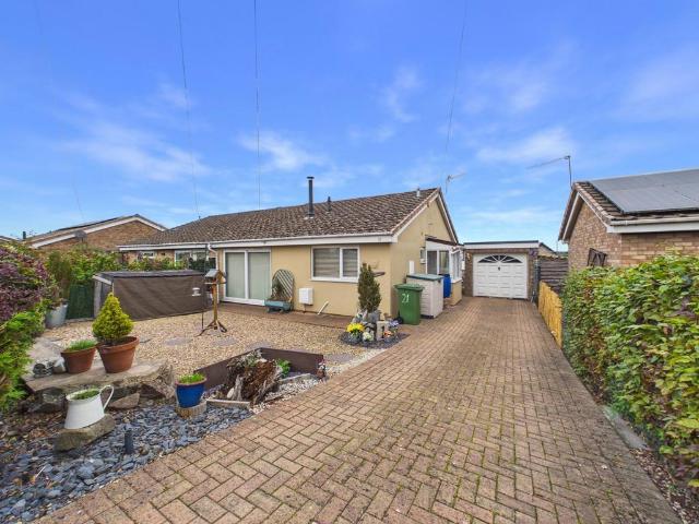 3 bedroom semi detached bungalow for sale