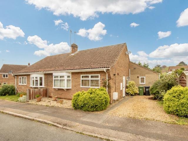 3 bedroom semi detached bungalow for sale