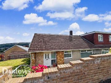 3 bedroom semi detached bungalow for sale