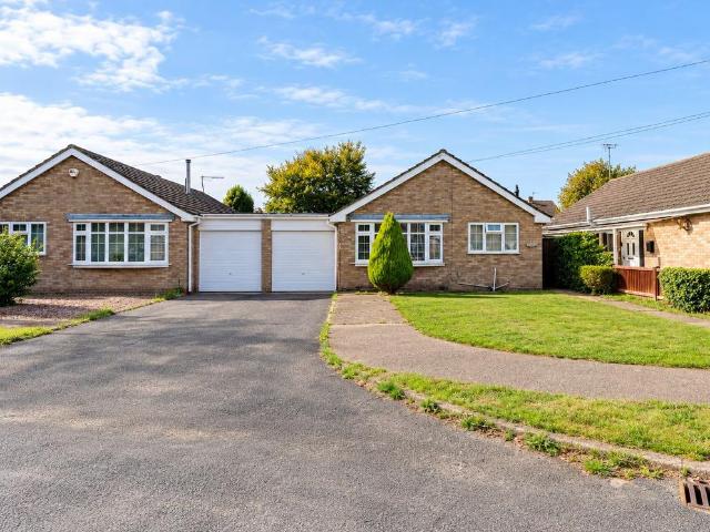 3 bedroom semi detached bungalow for sale