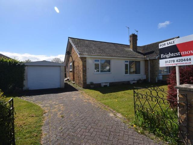 3 bedroom semi detached bungalow for sale