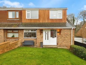 3 bedroom semi detached bungalow for sale