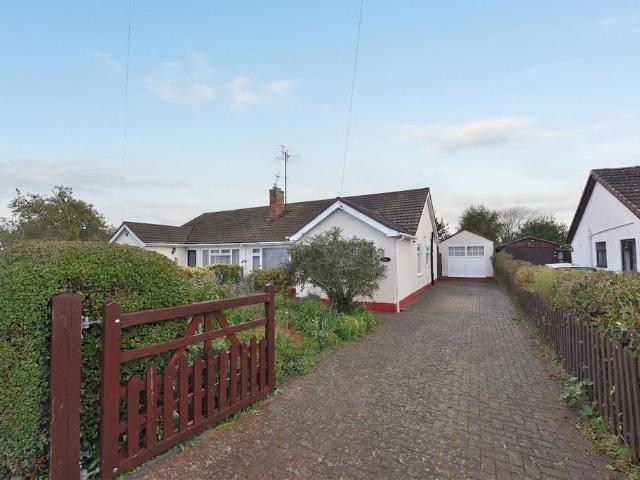 3 bedroom semi detached bungalow for sale