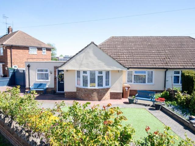 3 bedroom semi detached bungalow for sale