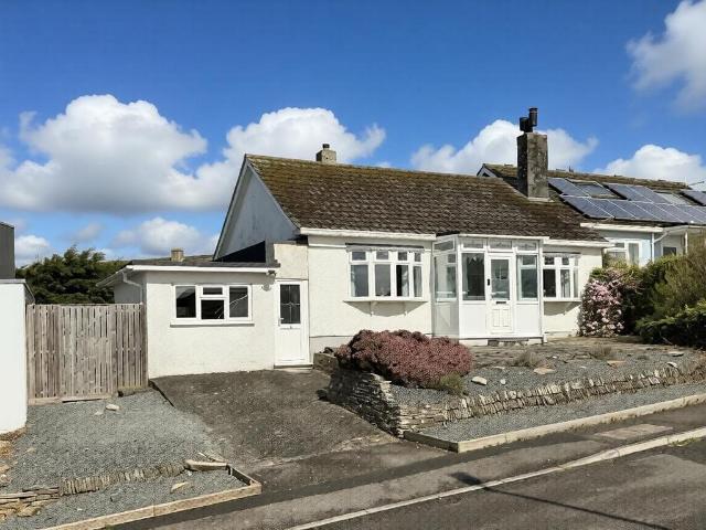3 bedroom semi detached bungalow for sale