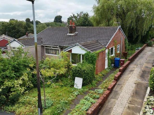3 bedroom semi detached bungalow for sale