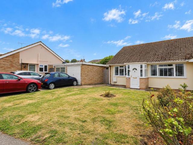 3 bedroom semi detached bungalow for sale
