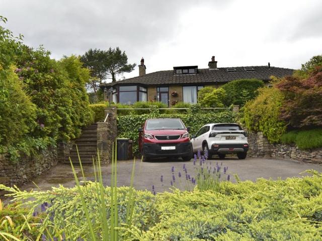 3 bedroom semi detached bungalow for sale