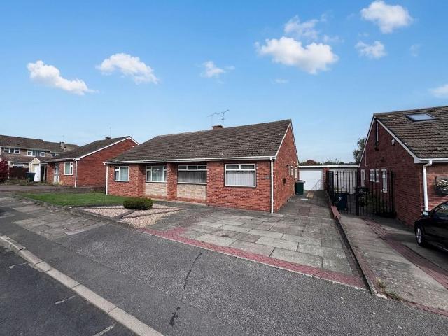 3 bedroom semi detached bungalow for sale