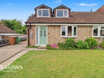 3 bedroom semi detached bungalow for sale