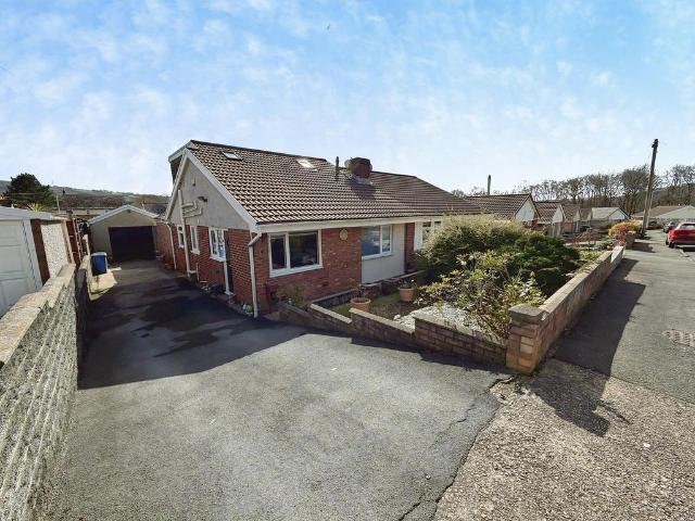 3 bedroom semi detached bungalow for sale