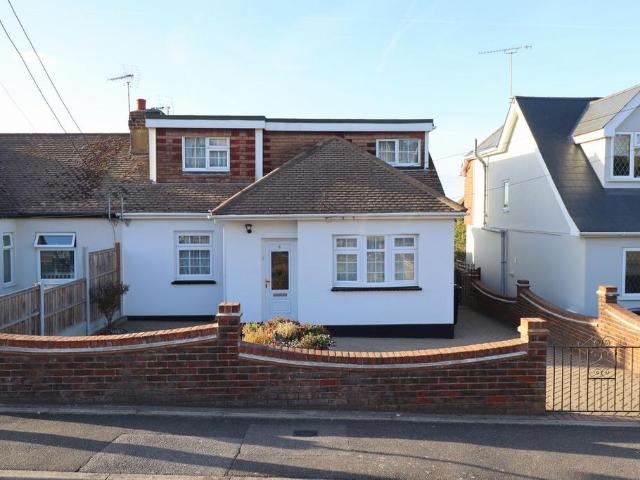 3 bedroom semi detached bungalow for sale