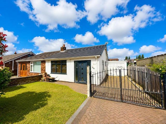 3 bedroom semi detached bungalow for sale