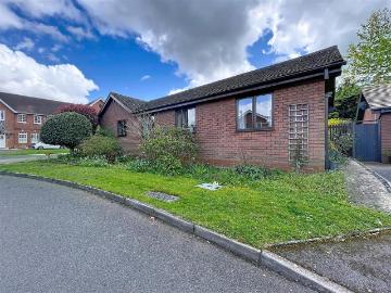 3 bedroom semi detached bungalow for sale