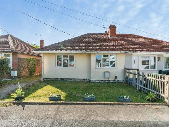 3 bedroom semi detached bungalow for sale