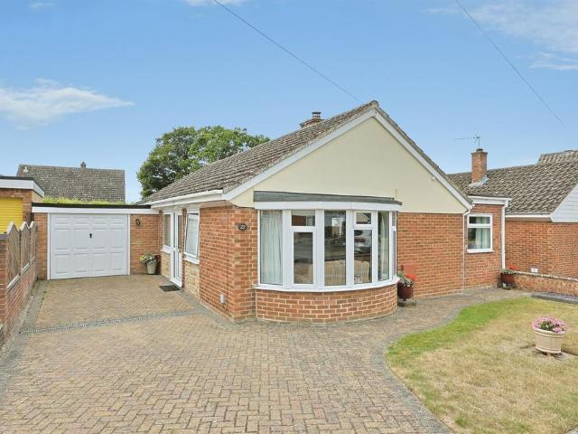 3 bedroom semi detached bungalow for sale