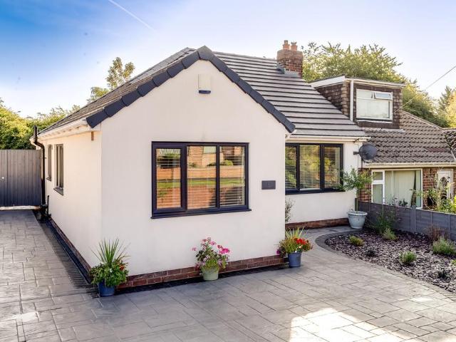 3 bedroom semi detached bungalow for sale