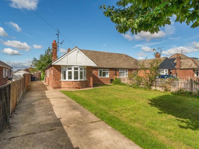 3 bedroom semi detached bungalow for sale
