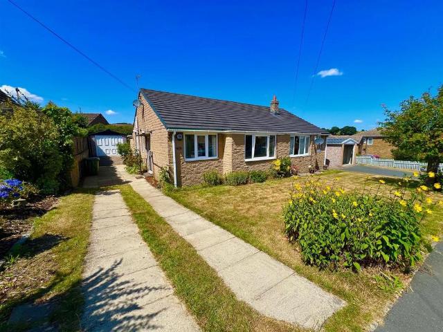 3 bedroom semi detached bungalow for sale