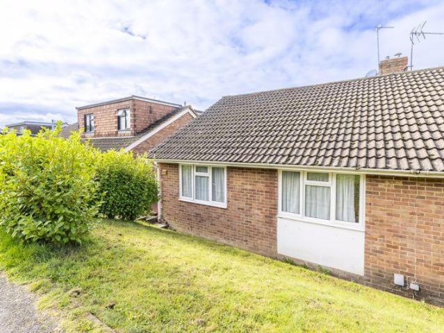 3 bedroom semi detached bungalow for sale