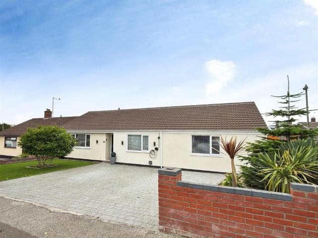 3 bedroom semi detached bungalow for sale