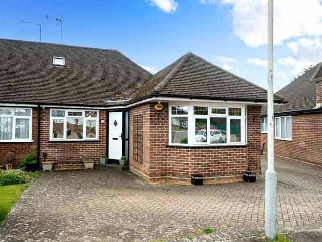 3 bedroom semi detached bungalow for sale