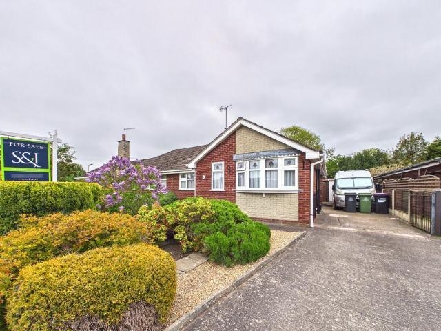 3 bedroom semi detached bungalow for sale